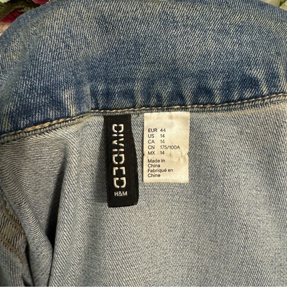 Divided H&M Zipper Jean Jacket, Size 14 - Picture 3 of 3